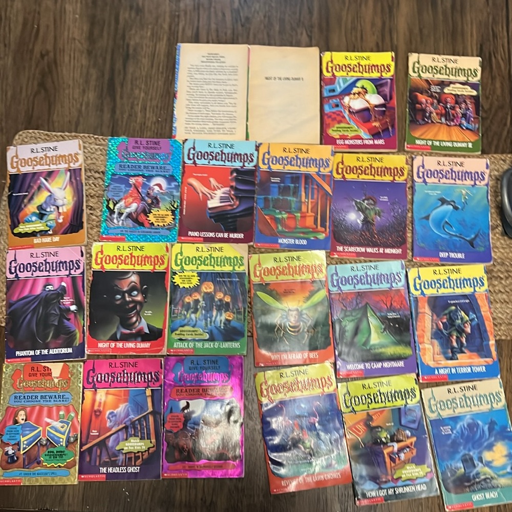 22 goosebumps books first edition 1995-1996